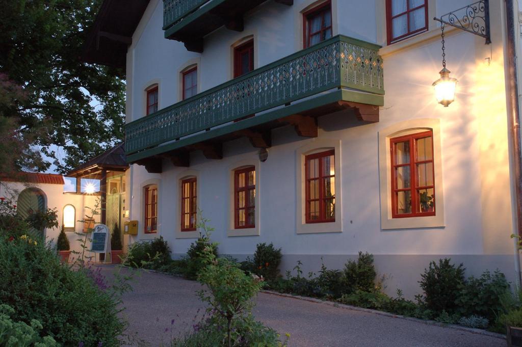 Hotel Zur Schonen Aussicht Фельдкирхен-Вестерхам Экстерьер фото
