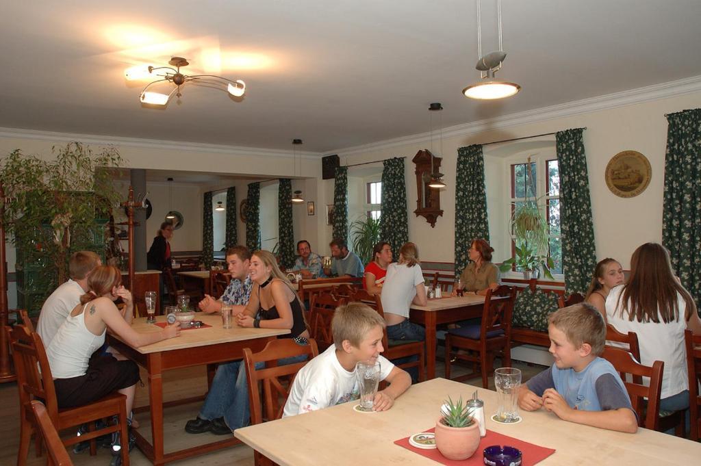 Hotel Zur Schonen Aussicht Фельдкирхен-Вестерхам Экстерьер фото