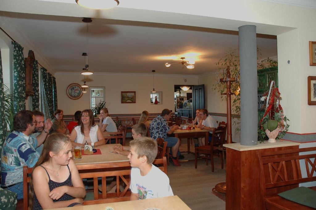 Hotel Zur Schonen Aussicht Фельдкирхен-Вестерхам Экстерьер фото